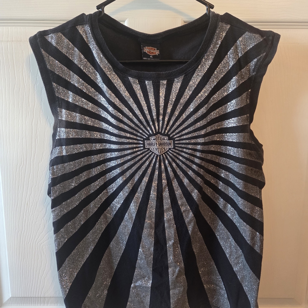 Harley-Davidson Women's Black Tee with Silver Starburst Perfect Vintage Gift!